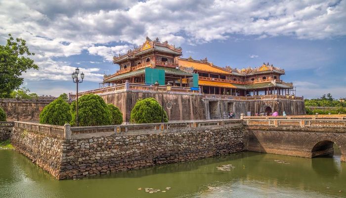 тур по Вьетнаму Хюэ