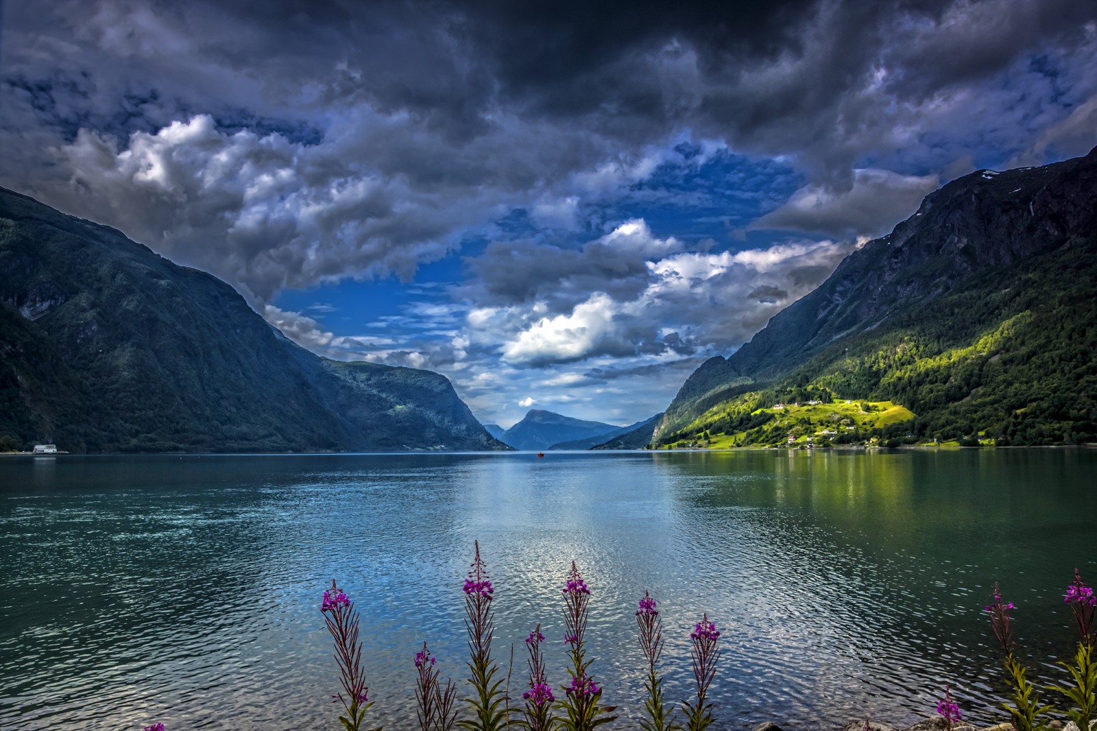 тури по фьордам Норвегії влітку