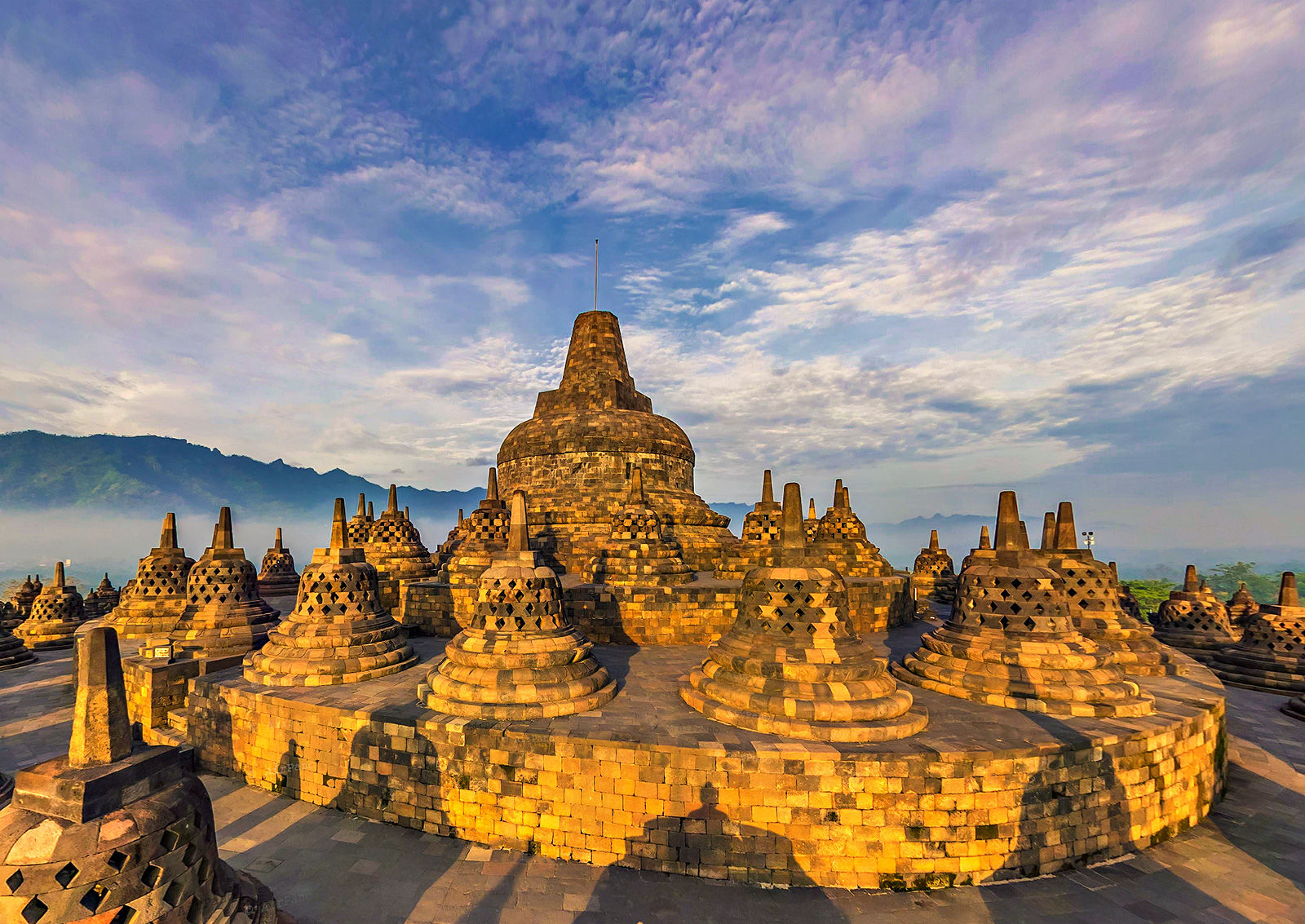 тури по Індонезії