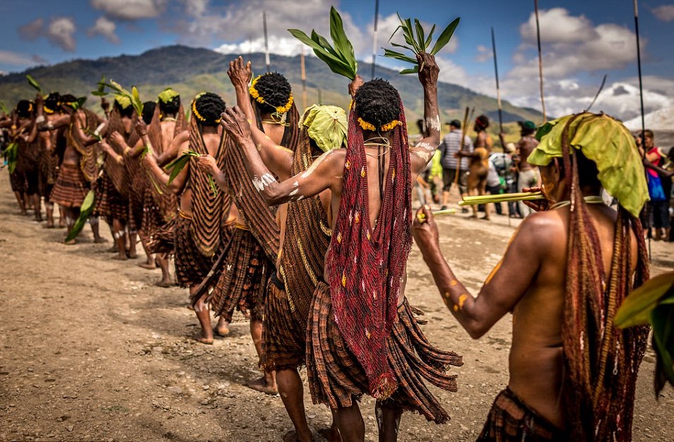 Нова Гвінея тур