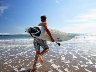 Детский серф лагерь на Бали