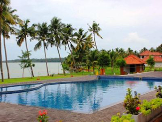 Отель в Керале с бассейном Kalari Rasayana